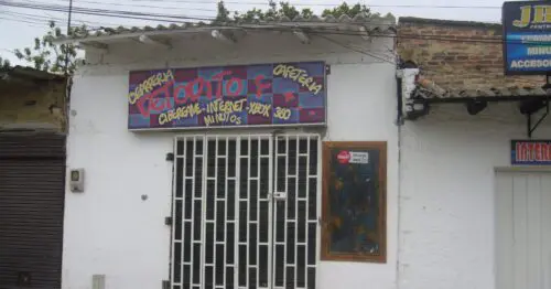 CIGARRERIA CAFETERIA DE TODITO Y + CIGARRERIA CAFETERIA DE TODITO Y +